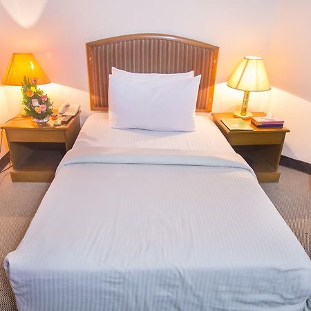 Hotel Swiss Park ธากา ภายนอก รูปภาพ
