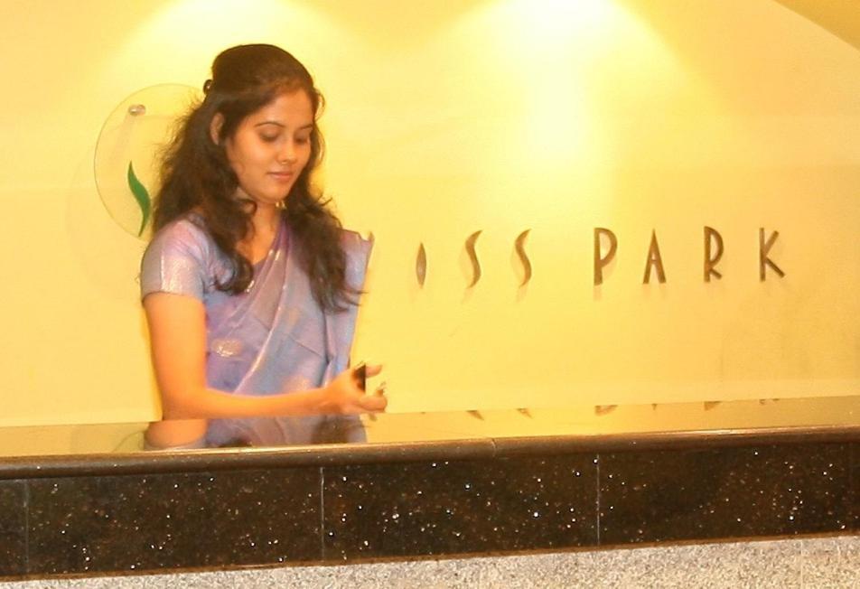 Hotel Swiss Park ธากา ภายนอก รูปภาพ