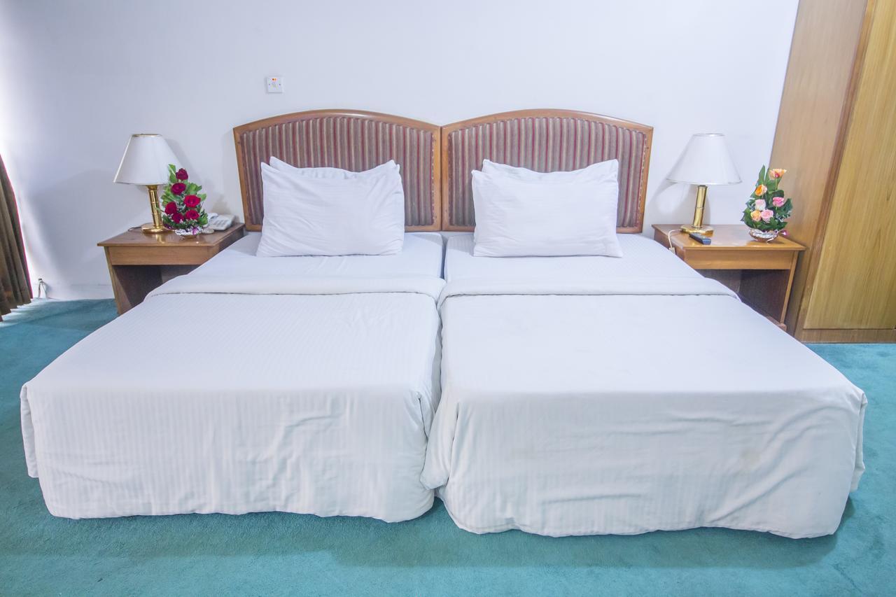 Hotel Swiss Park ธากา ภายนอก รูปภาพ