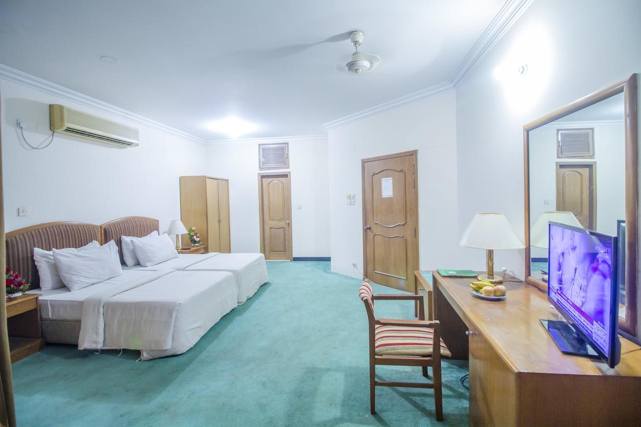 Hotel Swiss Park ธากา ภายนอก รูปภาพ