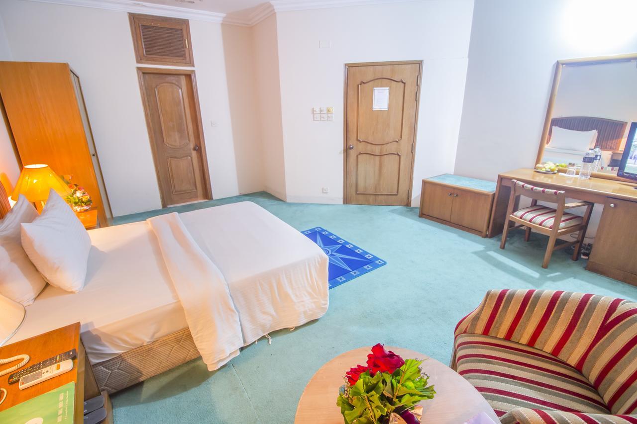 Hotel Swiss Park ธากา ภายนอก รูปภาพ