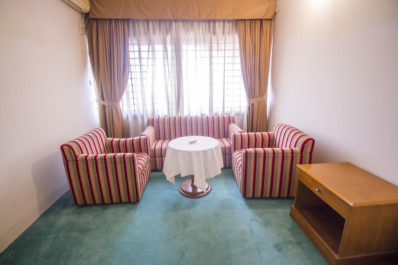 Hotel Swiss Park ธากา ภายนอก รูปภาพ