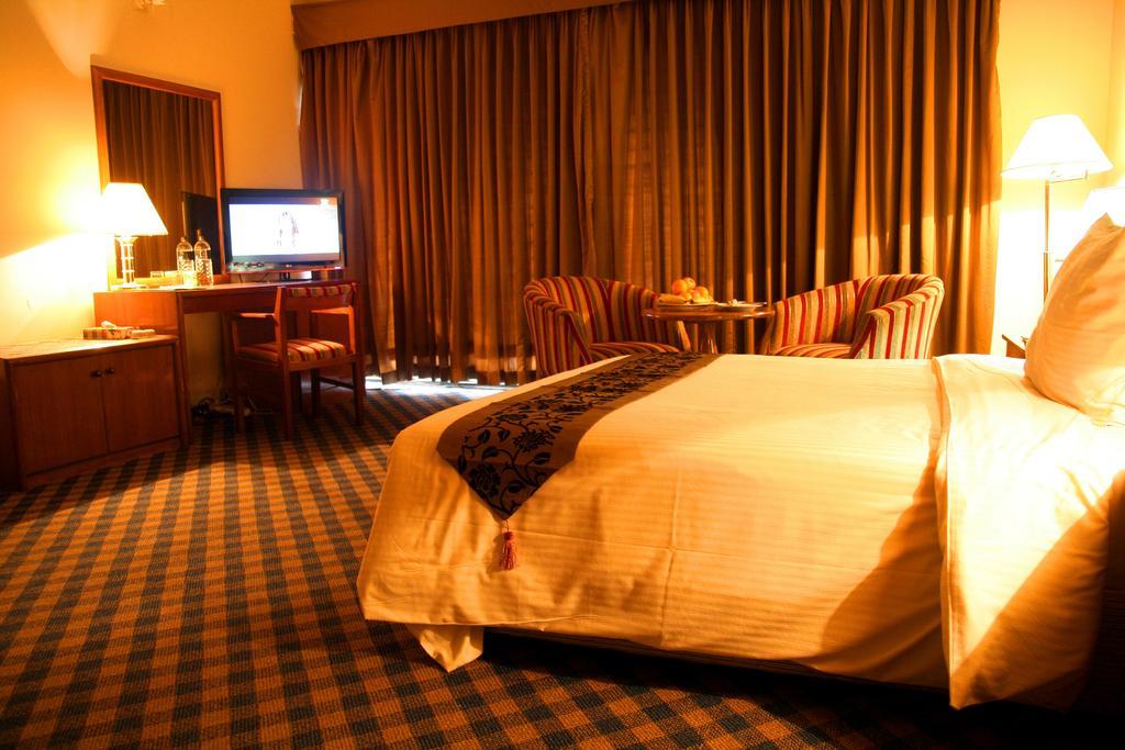 Hotel Swiss Park ธากา ภายนอก รูปภาพ